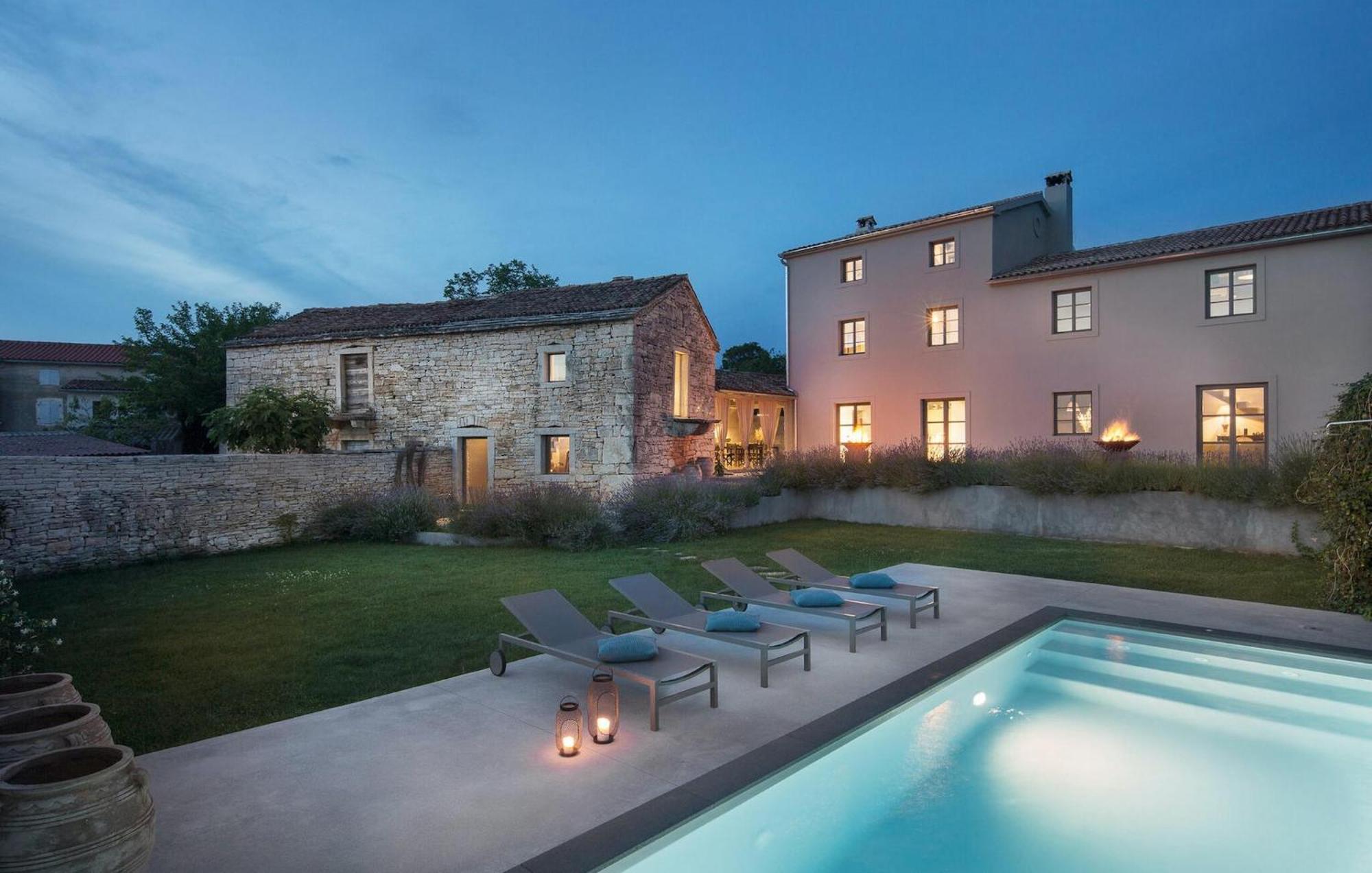 Cozy Home In Tinjan With Outdoor Swimming Pool Εξωτερικό φωτογραφία