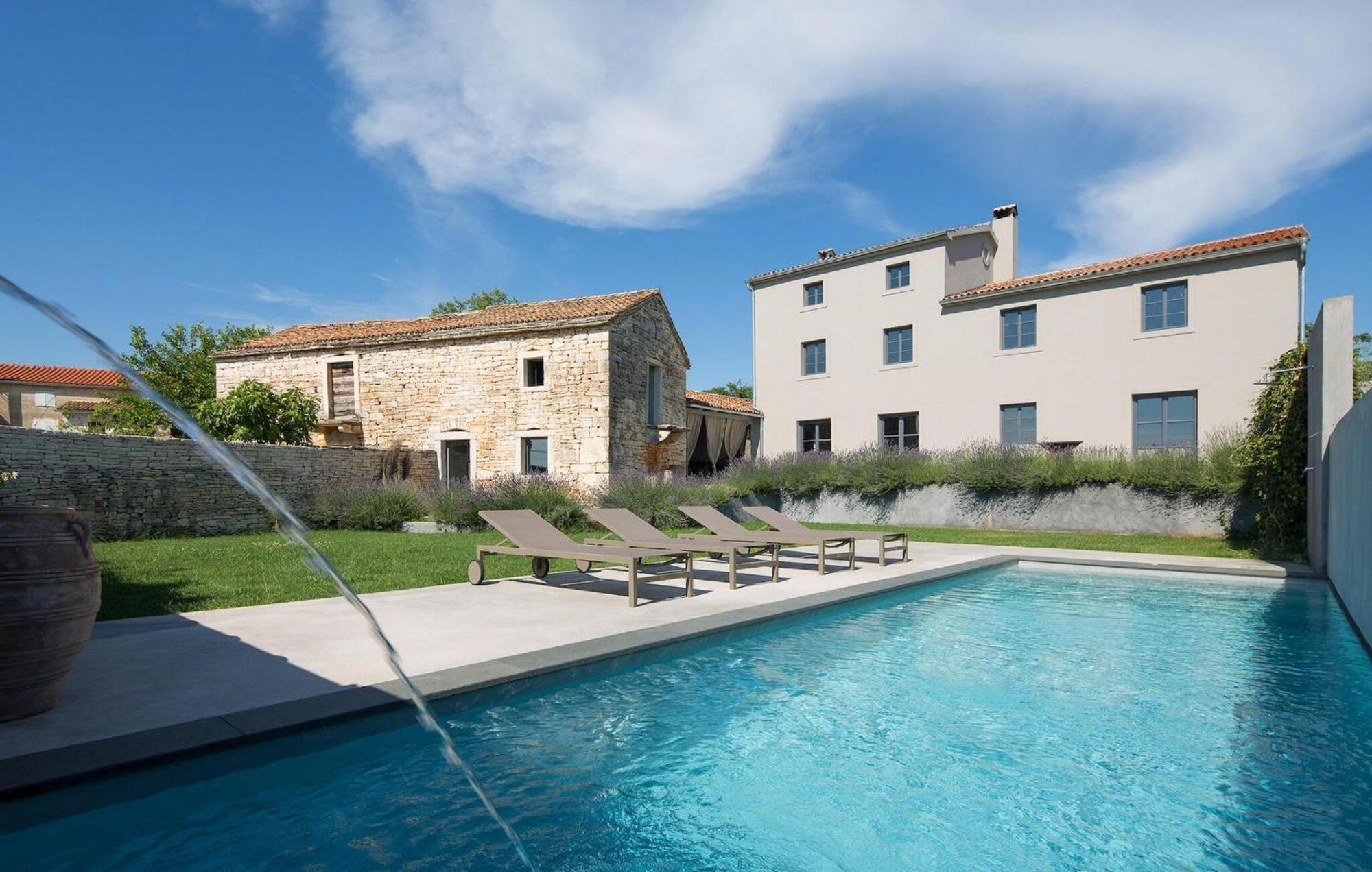 Cozy Home In Tinjan With Outdoor Swimming Pool Εξωτερικό φωτογραφία